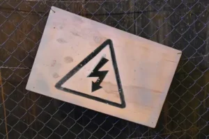 Wie lange hält ein Elektroherd? Durchschnittliche Lebensdauer eines Elektroherds und Anzeichen für einen Austausch